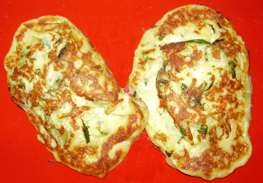 Zucchini-Haloumi-Eierkuchen