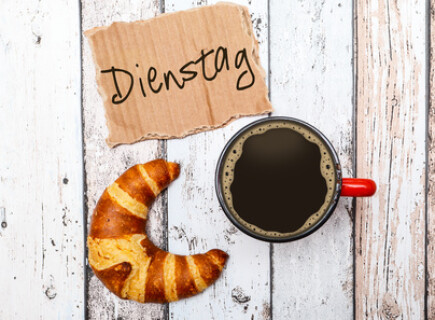 'Wir sind Dienstagsmenschen', sagt Morrie zu Mitch | © Marco2811 fotolia.de 'Wir sind Dienstagsmenschen', sagt Morrie zu Mitch