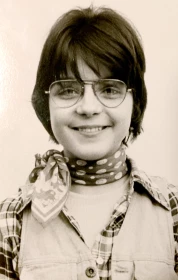 Christiane mit Jeansweste aus dem Westen